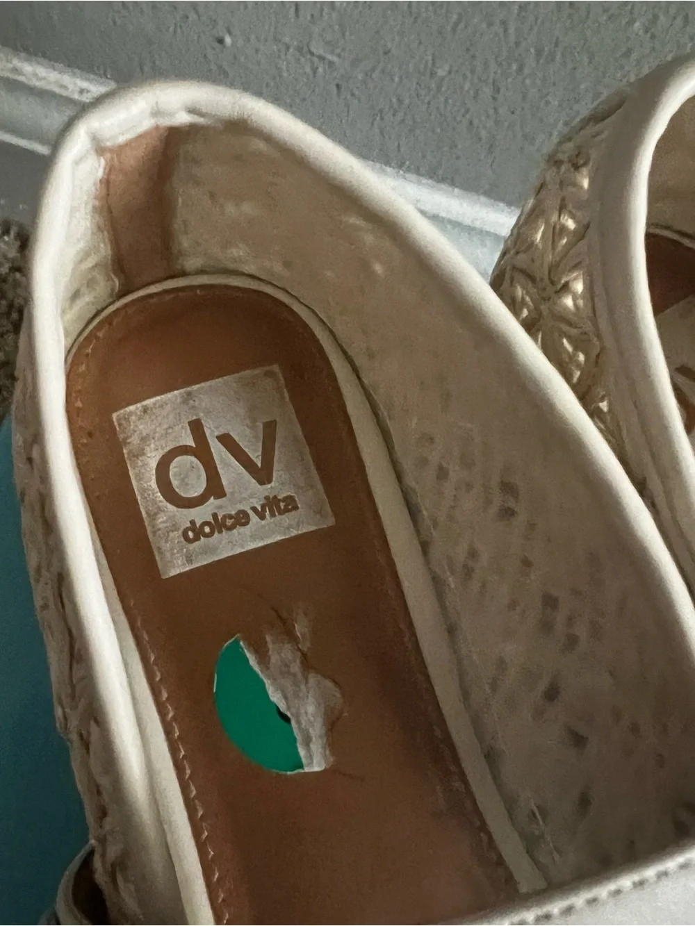 2 PAIRS FLATS SHOES LIKE NEW. CREAM BEIGE COLOR SIZE 8 - Picture 4 of 13